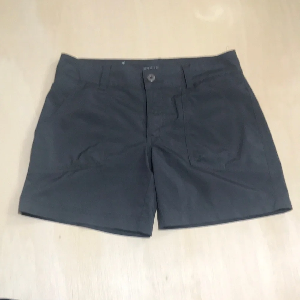 Columbia Women's Dark Gray Athletic Shorts with Front Pockets Size 4